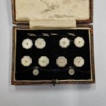 CASED SET 9CT GOLD & PEARL CUFFLINKS,