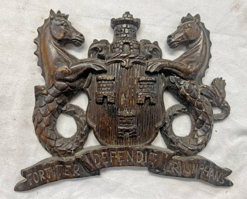 CARVED WOODEN CITY OF NEWCASTLE COAT OF ARMS, FORTITER DEFENDIT TRIUMPHANS,