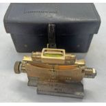 WW2 VICKERS CLINOMETER & CASE DATED 1944