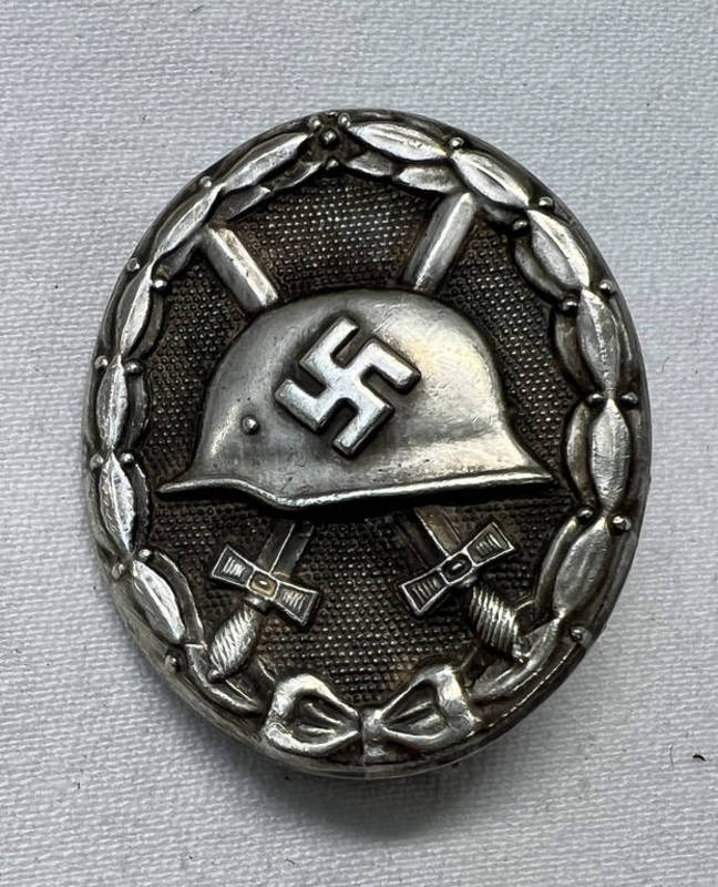 GERMAN WW2 SILVER GRADE WOUND BADGE MARKED 30 TO REAR