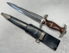 WW2 GERMAN THIRD REICH SA DAGGER WITH 22CM LONG DOUBLE EDGED UNMARKED BLADE, CHARACTERISTIC HILT,