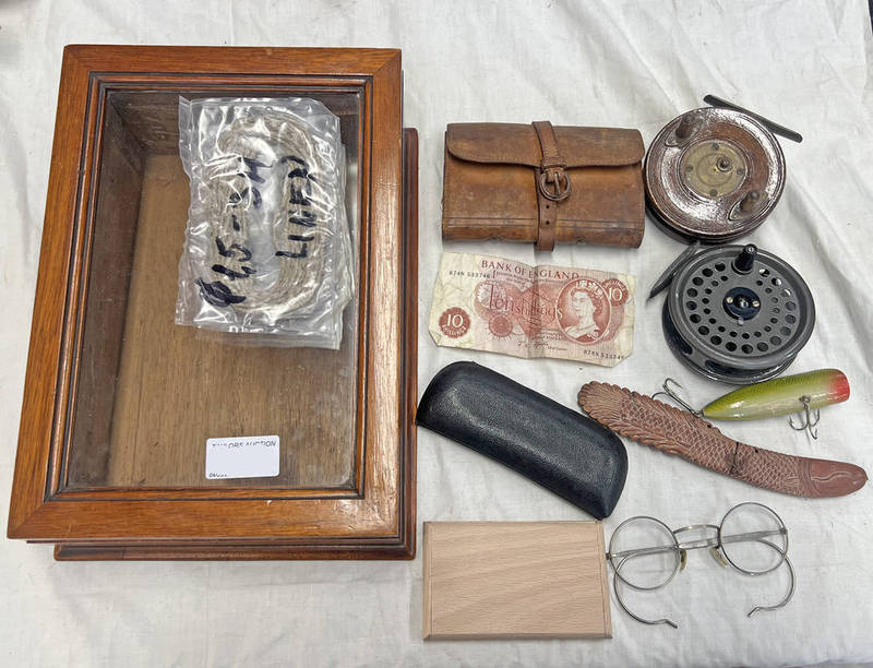 GLAZED DISPLAY CASE WITH CONTENTS OF VARIOUS FISHING RELATED AND OTHER ITEMS TO INCLUDE A LEATHER