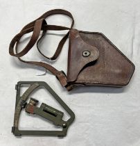 WW2 US ARMY GUNNER QUADRANT & CASE