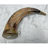 GUN CAPTAINS PRIMING HORN, BODY OF POLISHED CATTLE HORN, BRASS MOUNTS WITH SCREW OFF COVER,