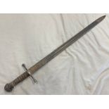 19TH CENTURY SCOTTISH BROADSWORD WITH 71CM LONG DOUBLE FULLERED STRAIGHT DOUBLE EDGED BLADE WITH