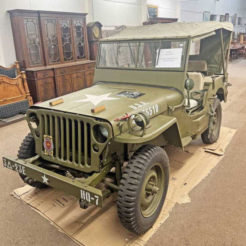 1943 FORD 1/4 TON 4X4 (GPW) WILLYS JEEP IN GREEN WITH A CANVAS COVER / HOOD REGISTRATION NO : XBV