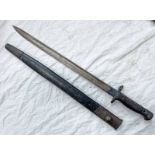 BRITISH 1907 PATTERN BAYONET WITH 43CM LONG BLADE, SEVERAL MARKS TO RICASSO,