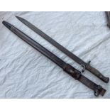 BRITISH 1907 PATTERN BAYONET WITH 43CM LONG BLADE WITH MARKINGS TO RICASSO,