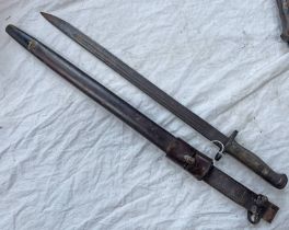 BRITISH 1907 PATTERN BAYONET WITH 43CM LONG BLADE WITH MARKINGS TO RICASSO,