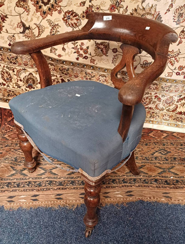 19TH CENTURY OAK CAPTAINS CHAIR ON TURNED SUPPORTS