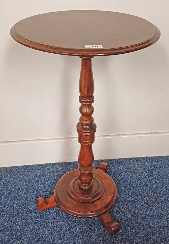 19TH CENTURY MAHOGANY CIRCULAR OCCASIONAL TABLE ON CENTRE PEDESTAL WITH 3 SPREADING SUPPORTS,