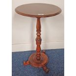 19TH CENTURY MAHOGANY CIRCULAR OCCASIONAL TABLE ON CENTRE PEDESTAL WITH 3 SPREADING SUPPORTS,