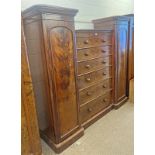 19TH CENTURY WALNUT MAHOGANY WITH 6 CENTRALLY SET GRADUATED DRAWER FLANKED TO EACH SIDE BY SINGLE
