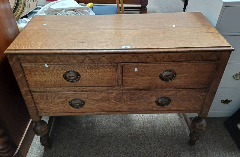 20TH CENTURY OAK CHEST OF 2 SHORT OVER 1 LONG DRAWER ON BALUSTER SUPPORTS,