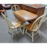 CIRCULAR PEDESTAL KITCHEN TABLE & SET OF 3 SPINDLE BACK KITCHEN CHAIRS
