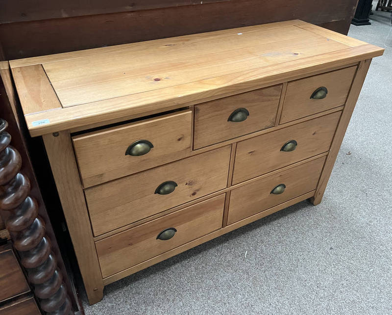 PINE CHEST OF DRAWERS WITH 3 SHORT OVER 4 LONG DRAWERS Condition Report: The