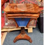 19TH CENTURY MAHOGANY SEWING TABLE WITH LIFT-UP TOP & SINGLE DRAWER ON DECORATIVE CENTRE PEDESTAL