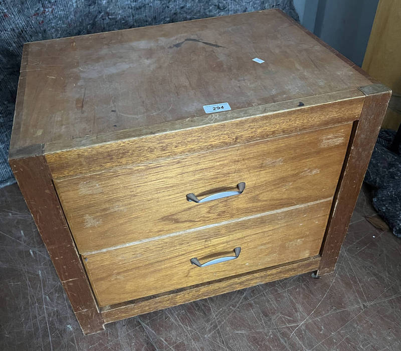 OAK TABLE TOP 2 DRAWER CHEST.