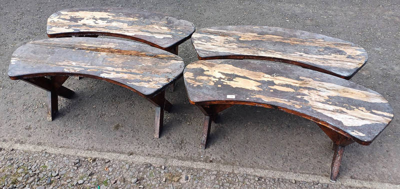 SET OF 4 WOODEN GARDEN BENCHES WITH SHAPED TOPS