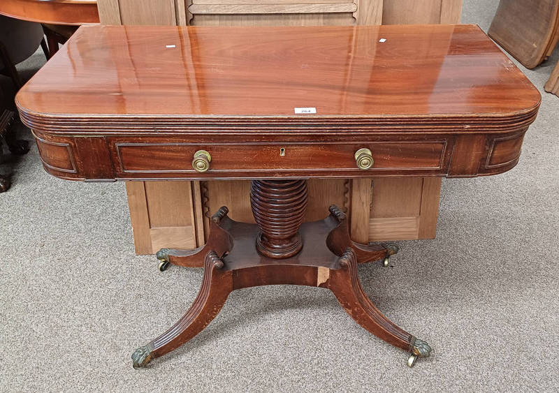 19TH CENTURY MAHOGANY GAMES TABLE WITH FLIP-UP TOP & SINGLE DRAWER ON CENTRE PEDESTAL WITH 4
