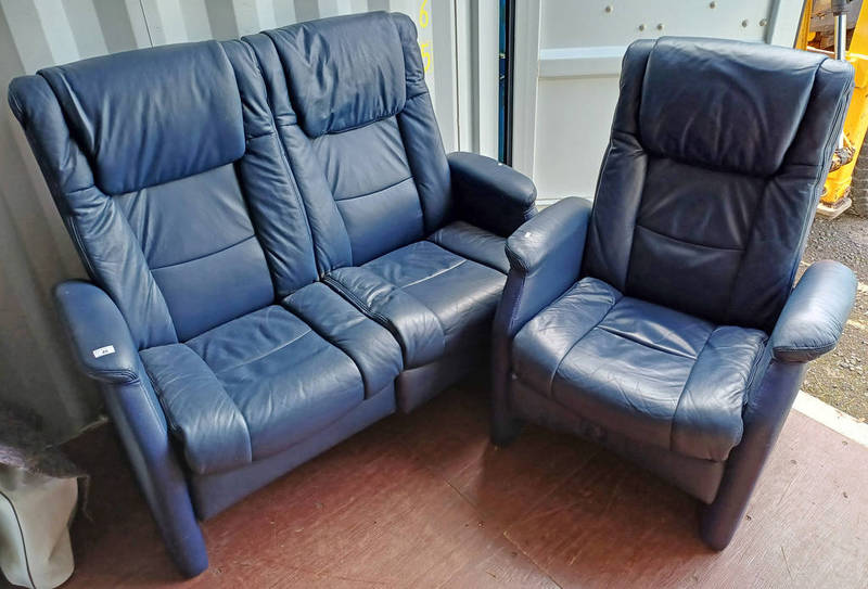 BLUE LEATHER 2 SEATER SETTEE & MATCHING ARMCHAIR