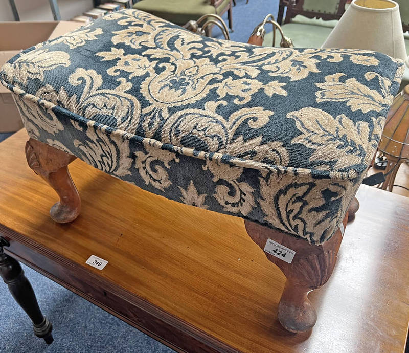 19TH CENTURY MAHOGANY STOOL WITH SHAPED TOP ON QUEEN-ANNE SUPPORTS