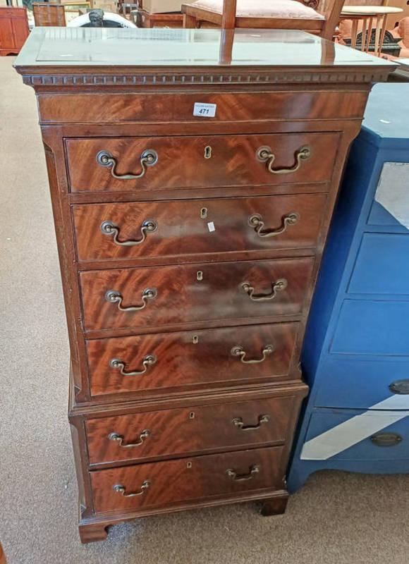 20TH CENTURY MAHOGANY TALLBOY CHEST OF DRAWERS WITH 4 GRADUATED DRAWERS & 2 DRAWER TO BASE ON