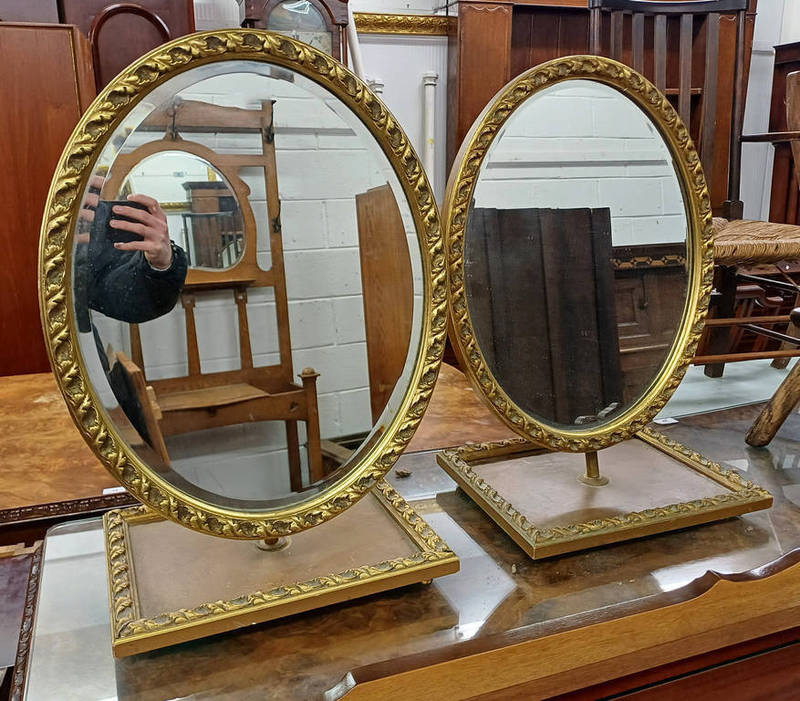 PAIR OF GILT FRAMED OVAL DRESSING TABLE MIRRORS Condition Report: Overall good