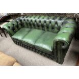 GREEN LEATHER BUTTON BACK CHESTERFIELD SETTEE Condition Report: The dimensions for