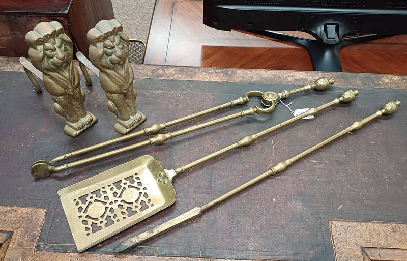 SET OF 3 BRASS FIRE IRONS Condition Report: The items are fit for purpose
