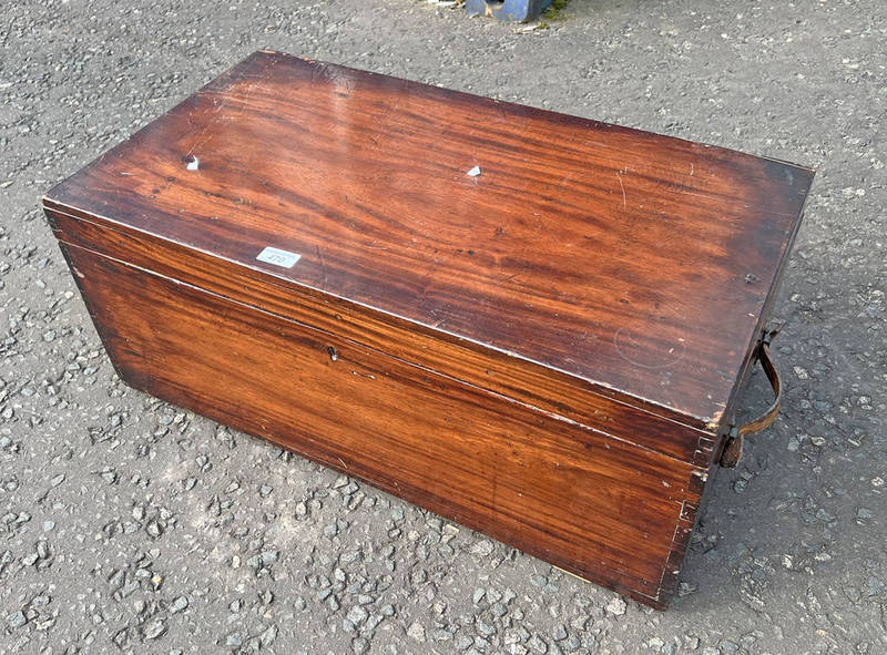 MAHOGANY BOX WITH LIFT LID TOP