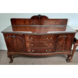 20TH CENTURY MAHOGANY SIDEBOARD WITH 3 CENTRALLY SET DRAWERS FLANKED TO EACH SIDE BY PANEL DOOR ON