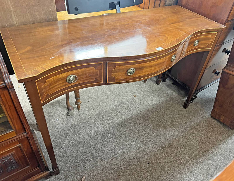 20TH CENTURY INLAID MAHOGANY SIDE TABLE WITH SERPENTINE TOP & 3 DRAWERS ON SQUARE TAPERED SUPPORTS,