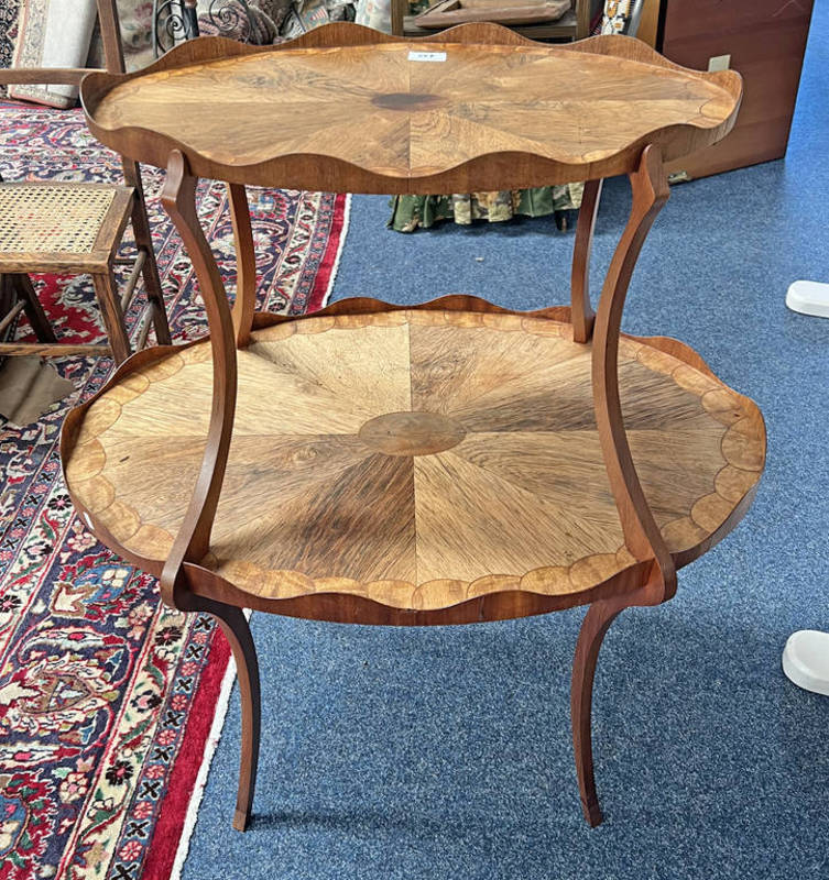 EARLY 20TH CENTURY WALNUT 2 TIER BUFFET WITH DECORATIVE BOXWOOD INLAY ON SPLAYED SUPPORTS