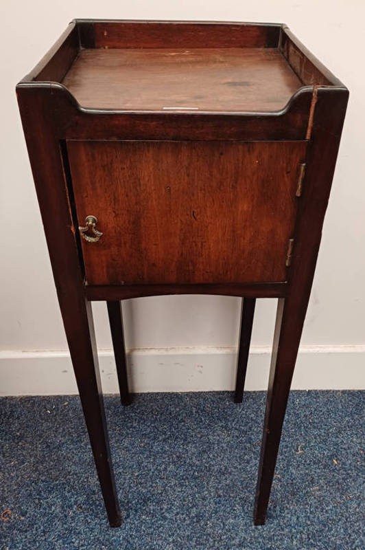 LATE 19TH CENTURY MAHOGANY SINGLE DOOR BEDSIDE CABINET WITH 3/4 GALLERY TOP ON SQUARE TAPERED