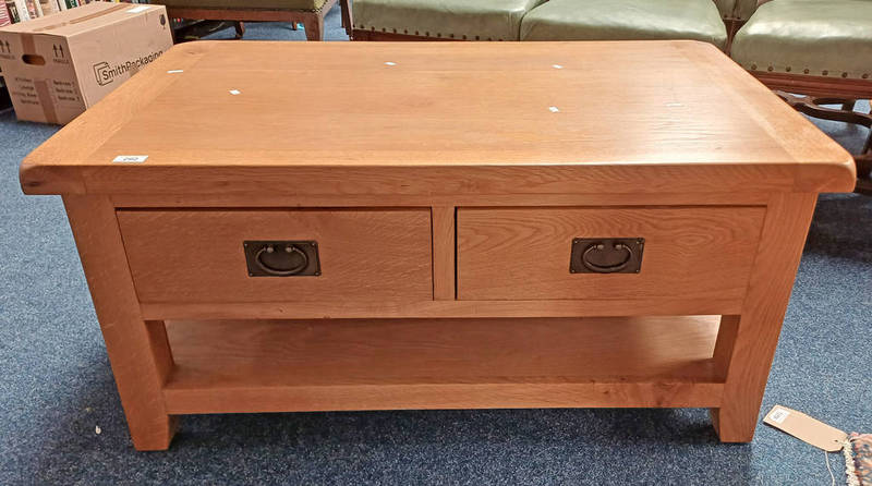 21ST CENTURY OAK COFFEE TABLE WITH 2 DOUBLE-ENDED DRAWERS & UNDERSHELF