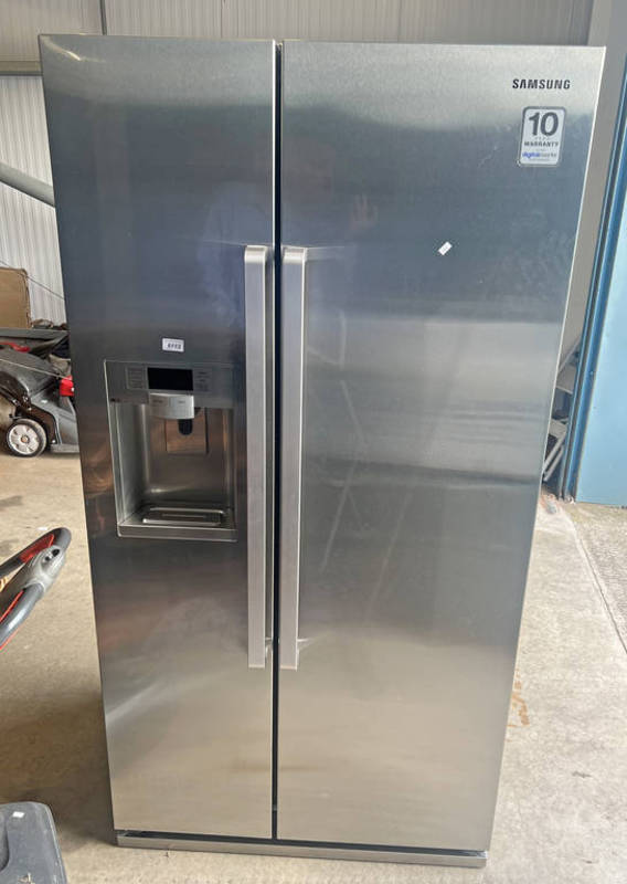 SAMSUNG AMERICAN STYLE FRIDGE FREEZER,