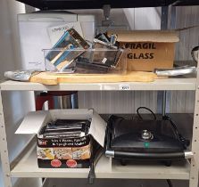 GOOD SELECTION OF KITCHENALIA TO INCLUDE SHERWOOD HOME PASTA MAKER,