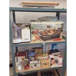 GOOD SELECTION OF KITCHENALIA TO INCLUDE TABLE GRILL, ELECTRIC ALL-PURPOSE SHARPENER,