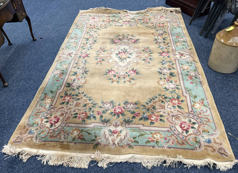 FLORAL DECORATED CARPET 185 X 290 CM