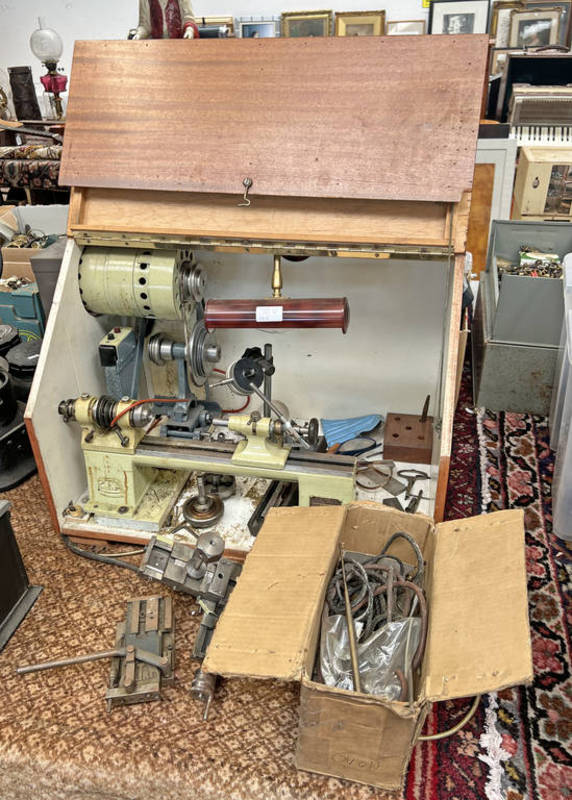 PULTRA LATHE WITH ACCESSORIES IN ITS FITTED WOODEN CASE WITH LIGHT