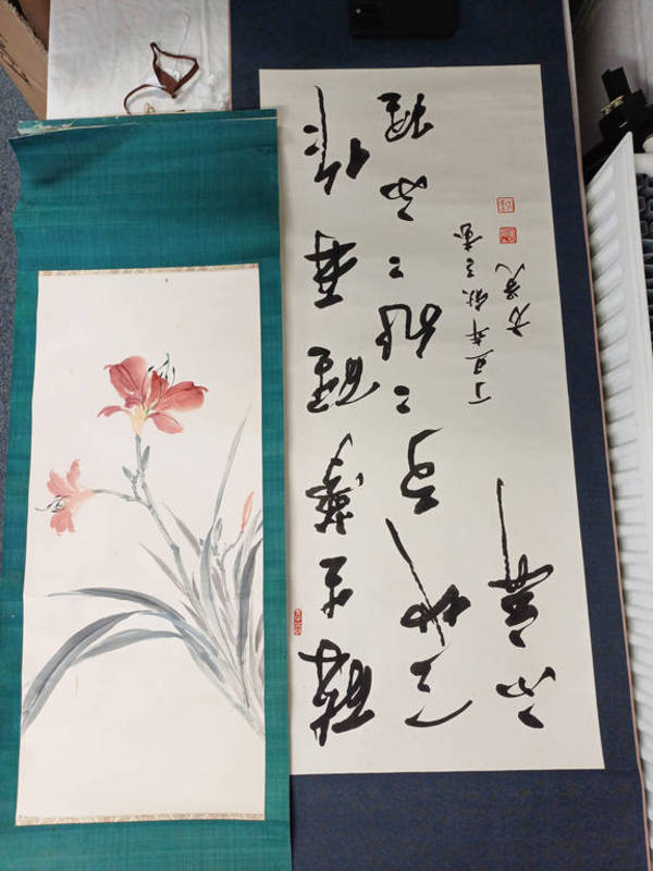 CHINESE SCROLL WATERCOLOUR OF FLOWERS & CHINESE SCROLL OF CALLIGRAPHY