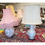 3 ORIENTAL STYLE TABLE LAMPS WITH FLORAL DECORATION AND TWO OTHERS -5-