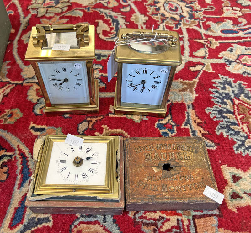 2 BRASS CASED CARRIAGE CLOCKS & BOXED FRENCH TRAVEL CLOCK