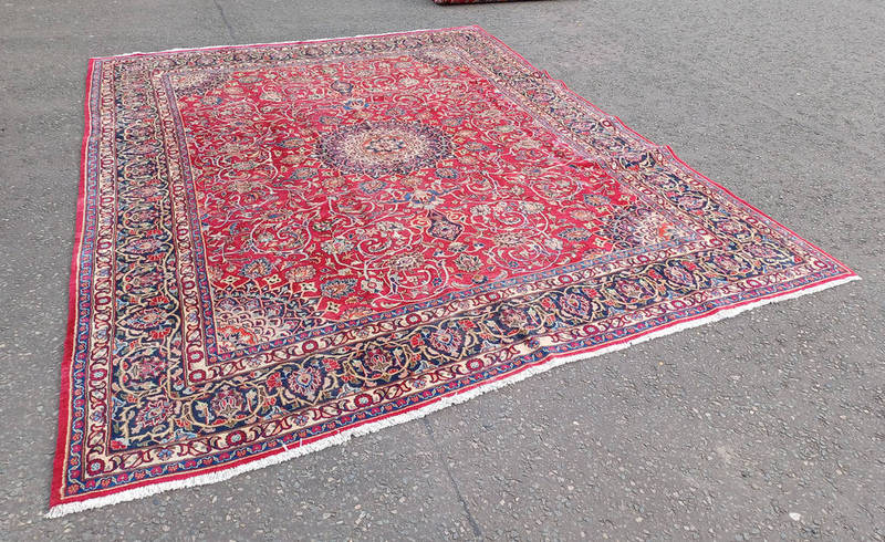 RICH RED GROUND PERSIAN KASHAN CARPET WITH CENTRAL MEDALLION DEIGN 390 X 295CM