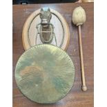 EARLY 20TH CENTURY COPPER & BRASS HORSES HEAD DINNER GONG ON OAK PLAQUE