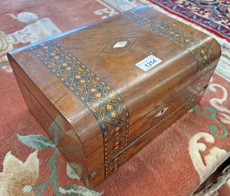 19TH CENTURY PARQUETRY & MOTHER OF PEARL INLAID JEWELLERY BOX WITH FITTED & FOLD-OUT INTERIOR,