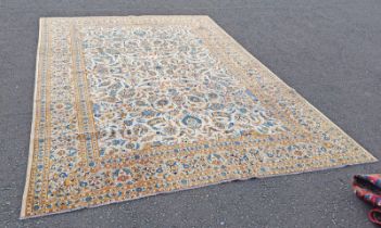 UNIQUE CREAM AND GOLD GROUND HAND WOVEN PERSIAN CARPET WITH ALL OVER FLORAL PATTERN 375 X 272CM