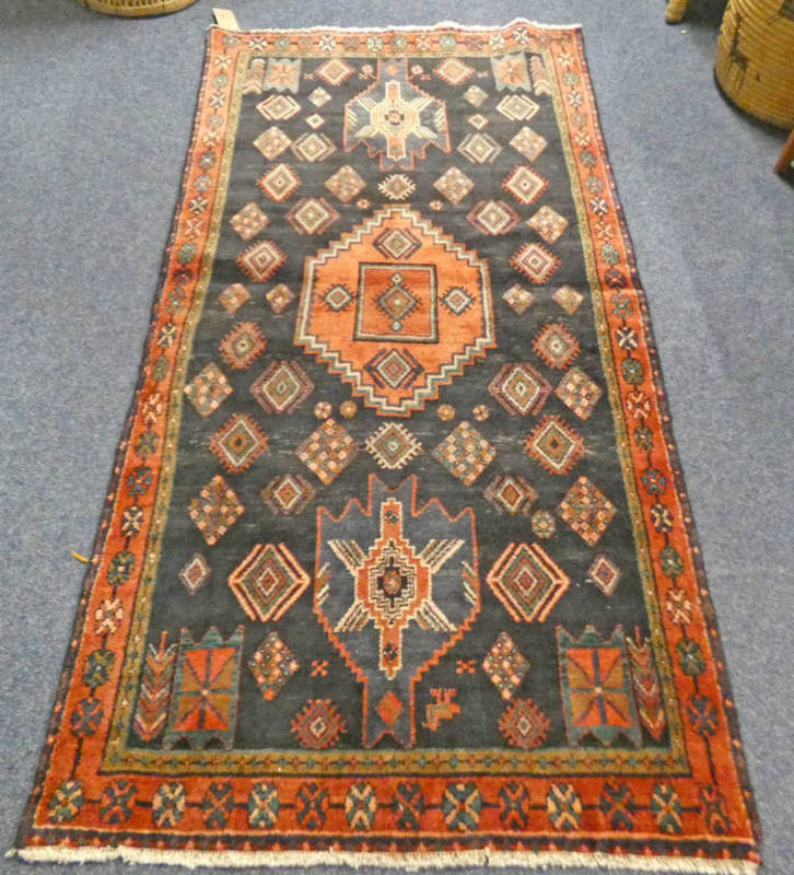 DEEP GROUND PERSIAN VILLAGE RUG WITH MEDALLION DESIGN - 217 X 112 CM