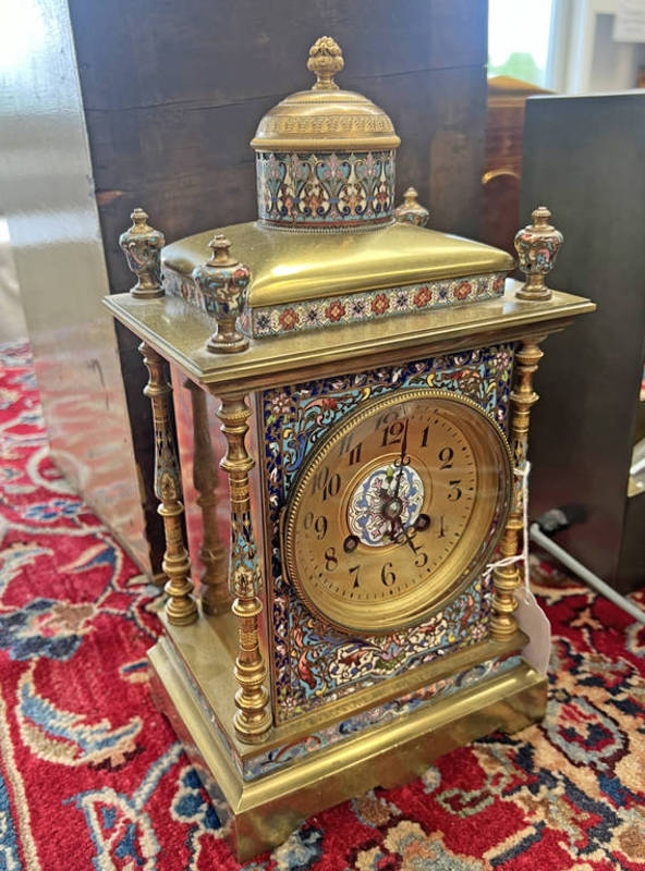 GILT BRASS & CHAMPLEVE ENAMEL MANTLE CLOCK WITH DECORATIVE COLUMNS & DOMED TOP,